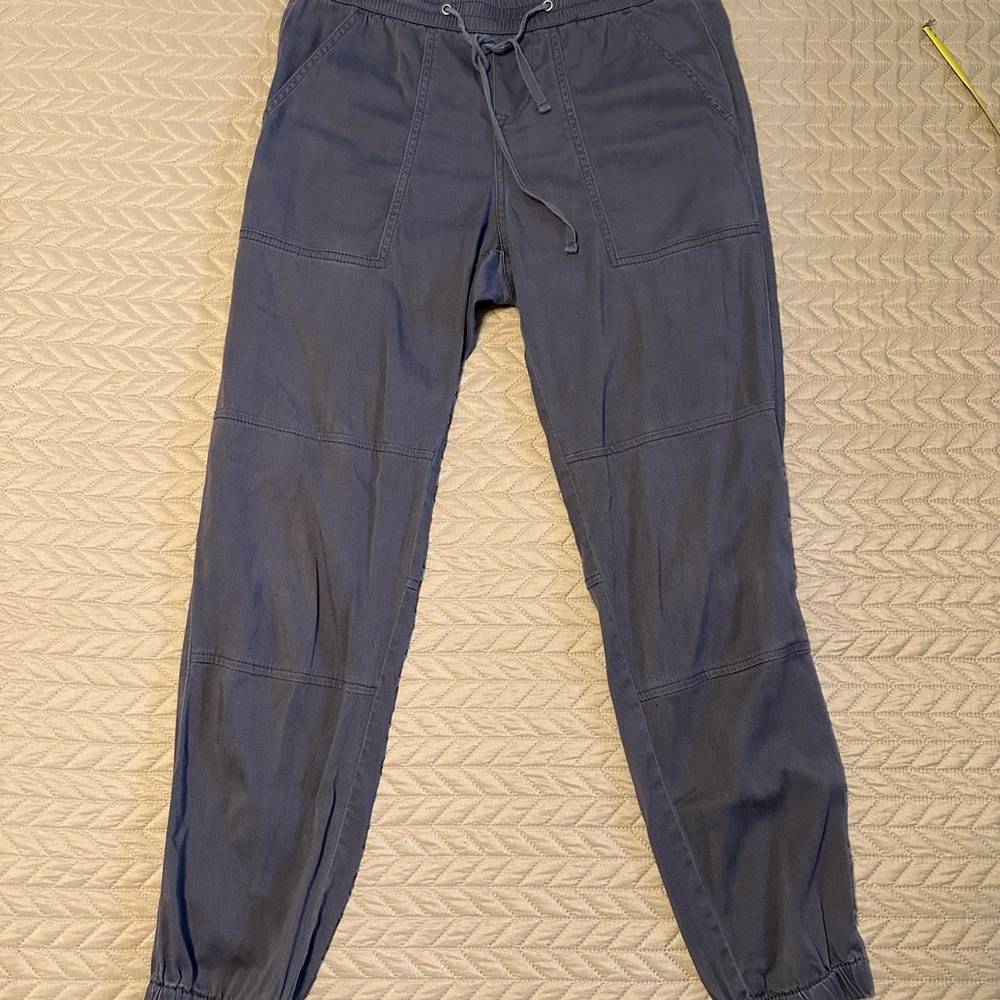 Great condition! Women’s Casual Jogger Pants - gray